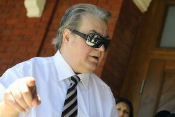 Corneliu Vadim Tudor anunţă că PRM nu va face alianţe cu nici un partid la alegerile locale